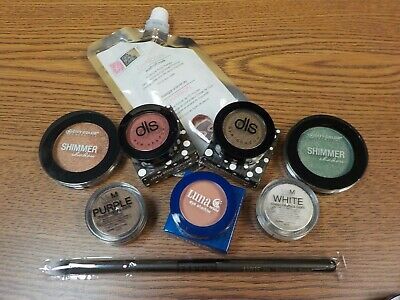 Ipsy Bag~8 Makeup~Beauty Products & 1 Brush~Bag Set Best Deal!