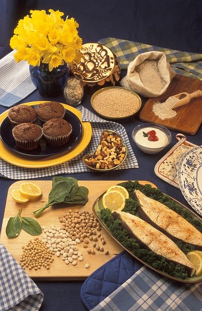 presentation table, foods rich in magnesium, bran muffins